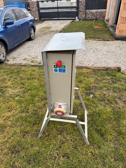 Predám stavebný rozvádzač (antoniček) s podstavcom - 3