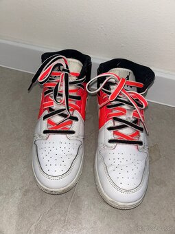 Air Jordan 1 Mid Se - 3