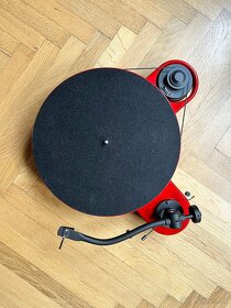 Gramofón s reproduktormi Pro-Ject RPM 1.3 Genie červený - 3