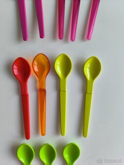 dizajnové a funkčné farebné lyžičky Tupperware 12ks - 3