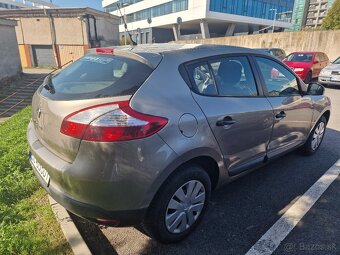 Renault Megan hatchback - 3