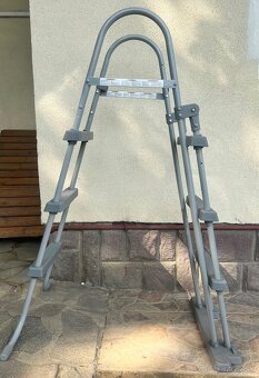 Rebrík k bazénu - 3