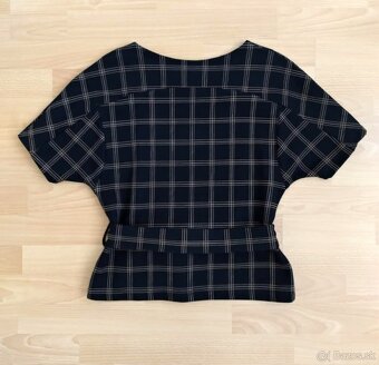 Dámsky čierny top/tričko s krátkym rukávom a opaskom (Zara) - 3