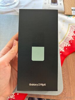 Samsung galaxy Z flip5 - 3