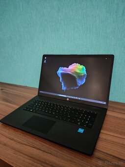 HP 17" i3 11.gen • 16GB • 512GB SSD - 3