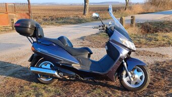 Suzuki Burgman 400 - 3