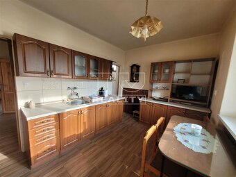 NA PREDAJ 3-IZBOVÝ DOM POD LESOM, 730m2, HRACHOVIŠTE - 3