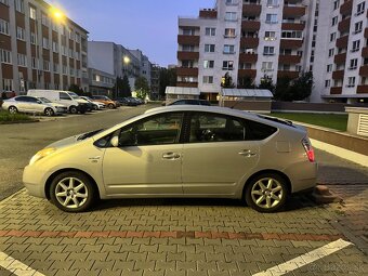 Toyota Prius - 3
