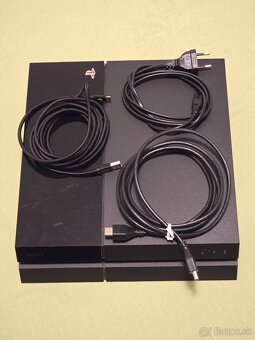 Predám PS4 500GB + 3x ovládač - 3