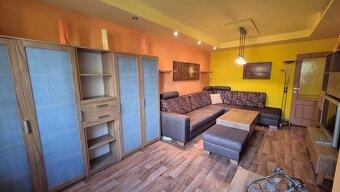 Veľkometrážny 3-izbový byt na prenájom, Priekopa - 3