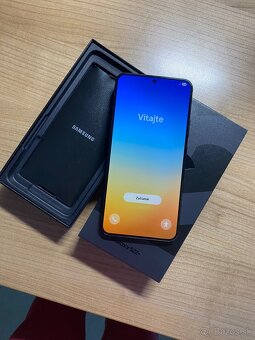 Samsung galaxy S22+, 256 GB - 3