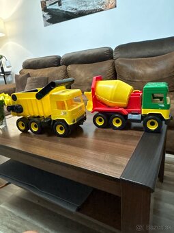 Velke hrackarske auta dve za 10 eur - 3