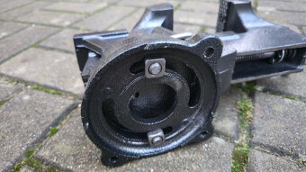 Otočný liatinový zverák 150 mm - 3