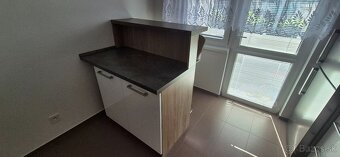 Predám barový pult s úložným priestorom - 3