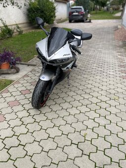 Yamaha R6 - 3