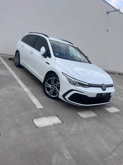 VW GOLF 8 3xR-LINE / VÝHREV VOLANT / AMBIENT / FULL LED - 3