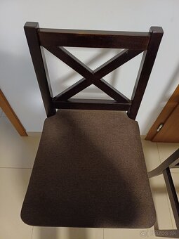 Barove stolicky s barovym pultom - 3