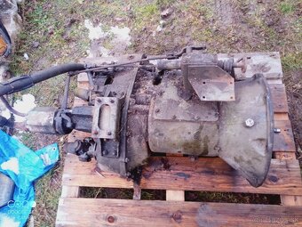 PRAGA V3S prevodovka  čerpadlo - 3