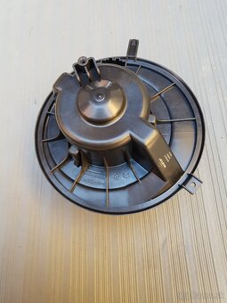 Vnútorný ventilátor kúrenia do palubnej dosky vw golf 6 - 3