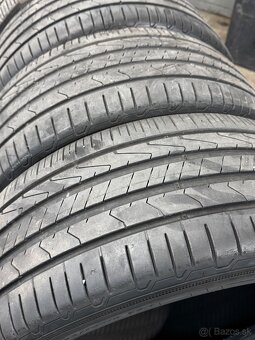 235/45R18 - 3