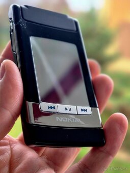 NOKIA N76 BLACK/CHROME TOP STAV, VHODNÁ NA NÁHRADNÉ DIELY - 3