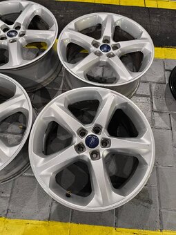 5X108 R18 Ford alu disky+ tpms senzor - 3