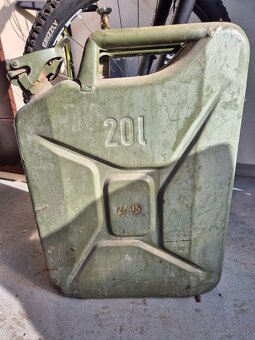 Vojenský kanister 10L , 20L - 3