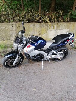 Suzuki gsr 600 - 3