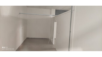 Obchodné priestory 50 m2 v OC na Sekčove - 3