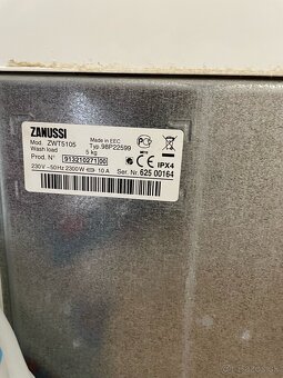 Predám práčku Zanussi ZWT 5105 – horné plnenie, 5 kg kapacit - 3