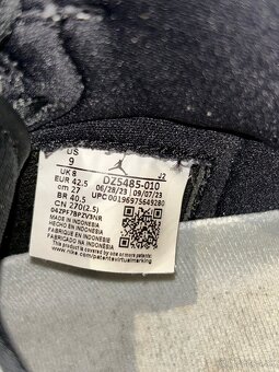 JORDAN 1 RETRO HIGH OG "BLACK WHITE" - 3