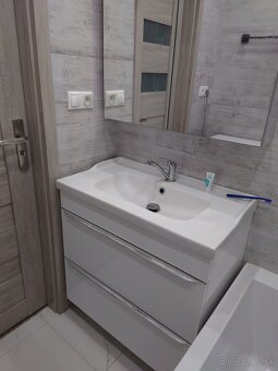 Umyvadlo so skrinkou a zrkadlovou skrinkou 80vm - 3