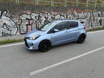 Toyota Yaris 1.5 Hybrid E-CVT - 3