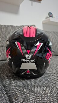 Predam helmu Shark - 3