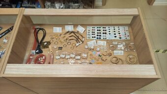 predám predajné presklené pulty - 3