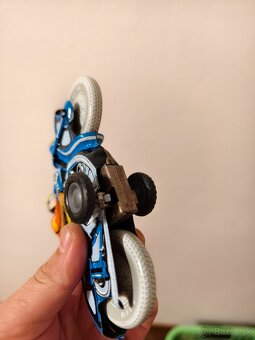 Plechová motorka - 3