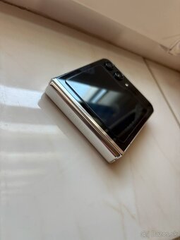 Samsung Galaxy Z Flip 5 256Gb - 3
