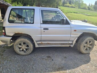 Mitsubishi pajero 2,5 - 3