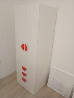 skriňa Ikea Smastad - 3