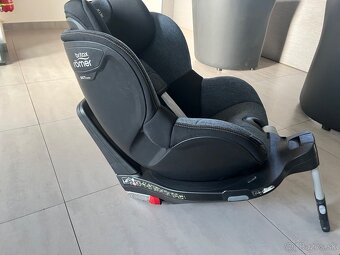 Detská autosedačka Brtiax Römer dualfix M isize p - 3