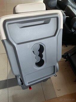 Prostřední sedadlo Alcantara VW Multivan T7 v Top Stavu - 3