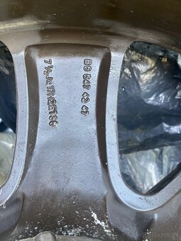 Mercedes R17 235/65 - 3