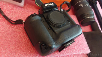 Predám kompletný set Nikon F5 s príslušenstvom - 3