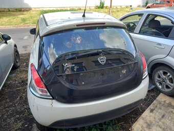 Lancia Ypsilon 2013 1,2 benzín 51kw 169A4000 - 3