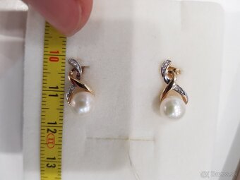 Zlaté náušnice s perlami diamanty - 3