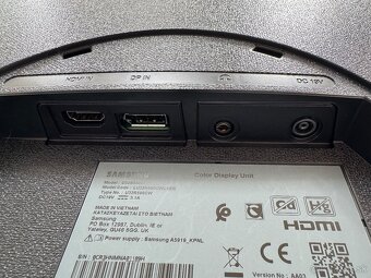 4K 32" UHD monitor Samsung - 3