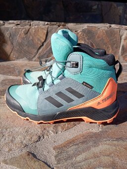 Turisticke topanky Adidas - 3