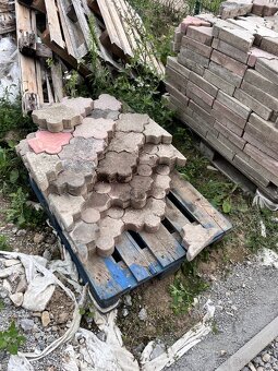 Zámková dlažba za odvoz zdarma - 3