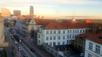 Prenajmem nadštandardný podkrovný byt na Vajanského nábreží - 3