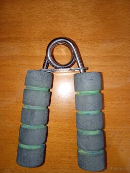 Šedo-zelený custom gripper - 3